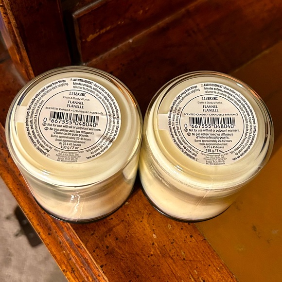 Bath & Body Works Flannel Candle Set - Picture 2 of 3